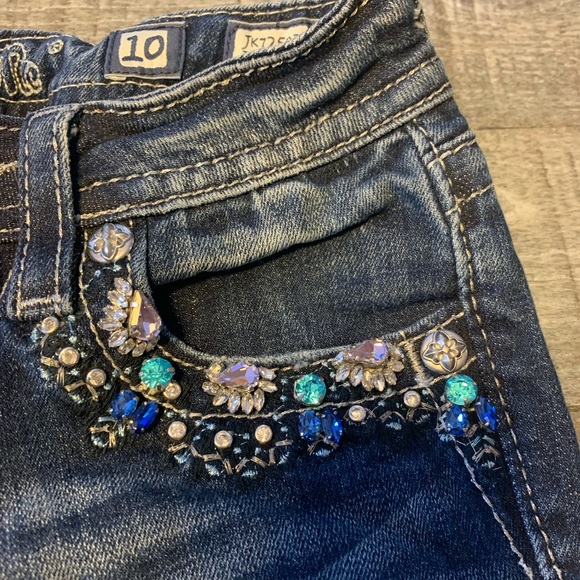 Miss Me Capri Jeans - Picture 12 of 13